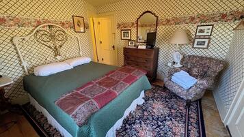 1 bedroom, internet, bed sheets