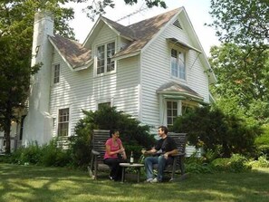 Exterior - Roswell Suite in the Historic Garst Farmhouse at Whiterock Conservancy (Coon Rapids)