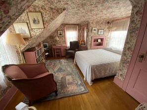 1 bedroom, internet, bed sheets