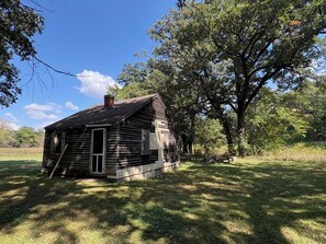 Exterior - 805 River Cabin at Whiterock Conservancy (Coon Rapids)