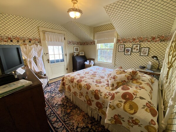 6 bedrooms, Internet, bed sheets, wheelchair access