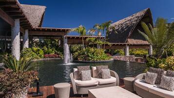 Outdoor pool, a heated pool