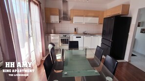 House, 4 Bedrooms, Smoking, Private Pool | Dining