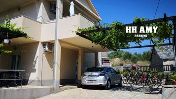 House, 4 Bedrooms, Smoking, Private Pool | Property grounds