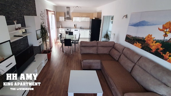 House, 4 Bedrooms, Smoking, Private Pool | Living area