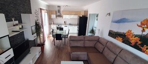 Unclassified image, 4 of 24, button - Holiday Home Amy 4 Star Accommodation for the Price of 3 (Split)