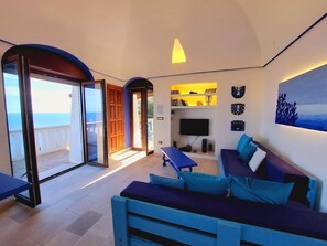 Fernseher, Kamin, DVD-Player, Stereoanlage