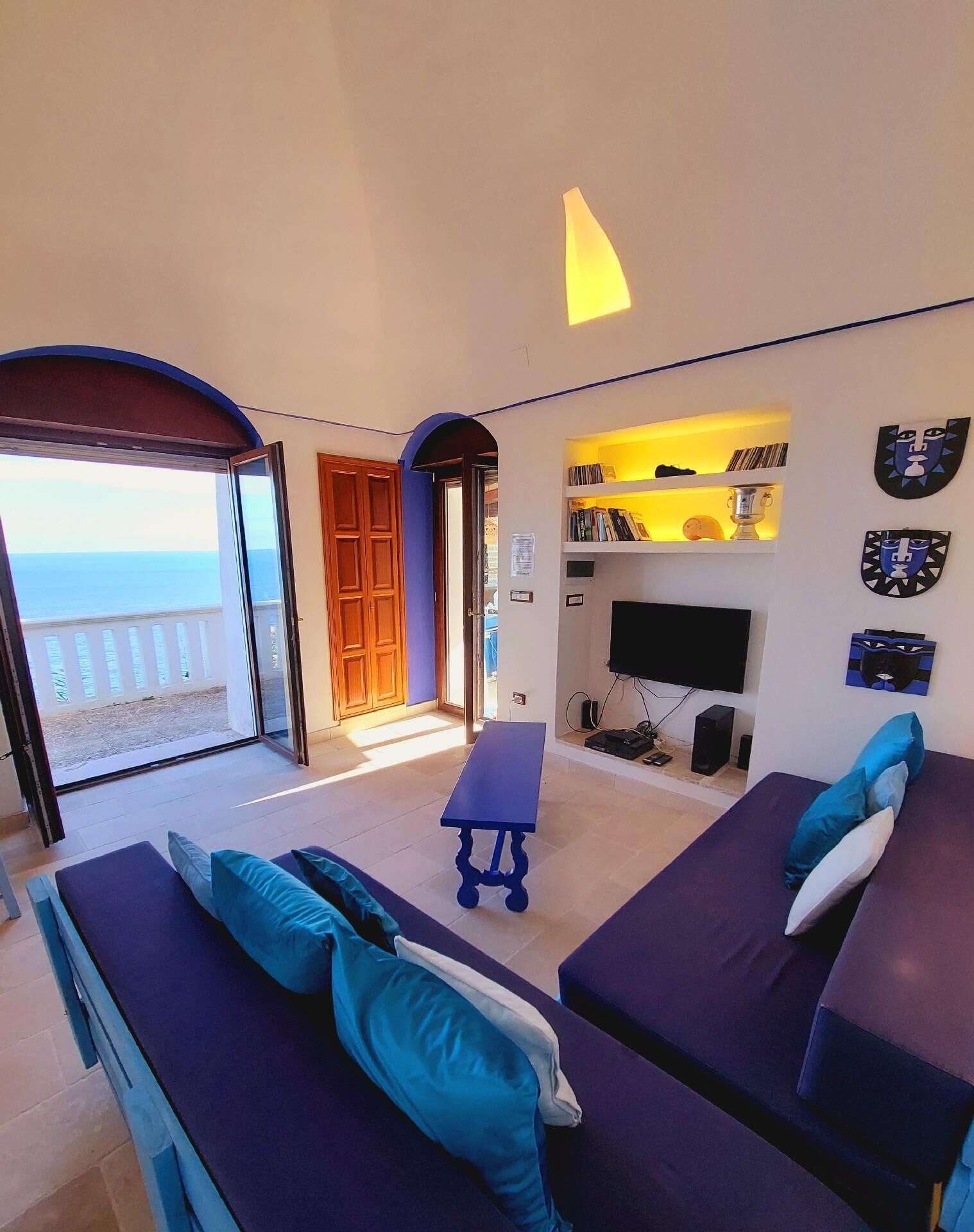 Fernseher, Kamin, DVD-Player, Stereoanlage