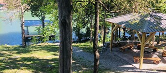 5 BR lake house with dock
