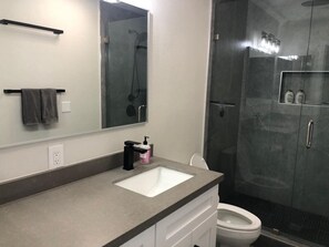 Hair dryer - Luxury, Glass Walls, Seconds to Beach/Ocean, AC! (San Diego)