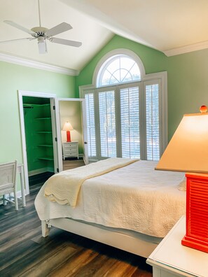 6 bedrooms, in-room safe, WiFi