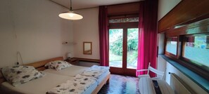 2 bedrooms, iron/ironing board - Holiday home in Colceno - Cremia with private pool (Cremia)