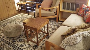 Fernseher, Kamin, DVD-Player