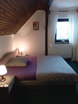 8 Schlafzimmer, WLAN