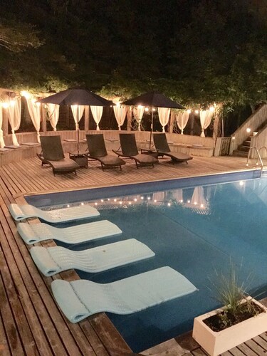 Breathtaking secluded resort property one block from ocean