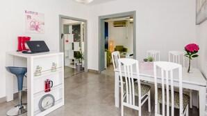Dining - Serene Apartment in Cavtat Dalmatia With Garden Seating (Konavle)