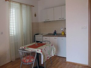 Fridge, oven - Cozy Villa in Dubrovnik With Terrace (Dubrovnik)