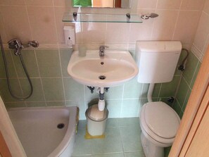 Shower, towels - Cozy Villa in Dubrovnik With Terrace (Dubrovnik)