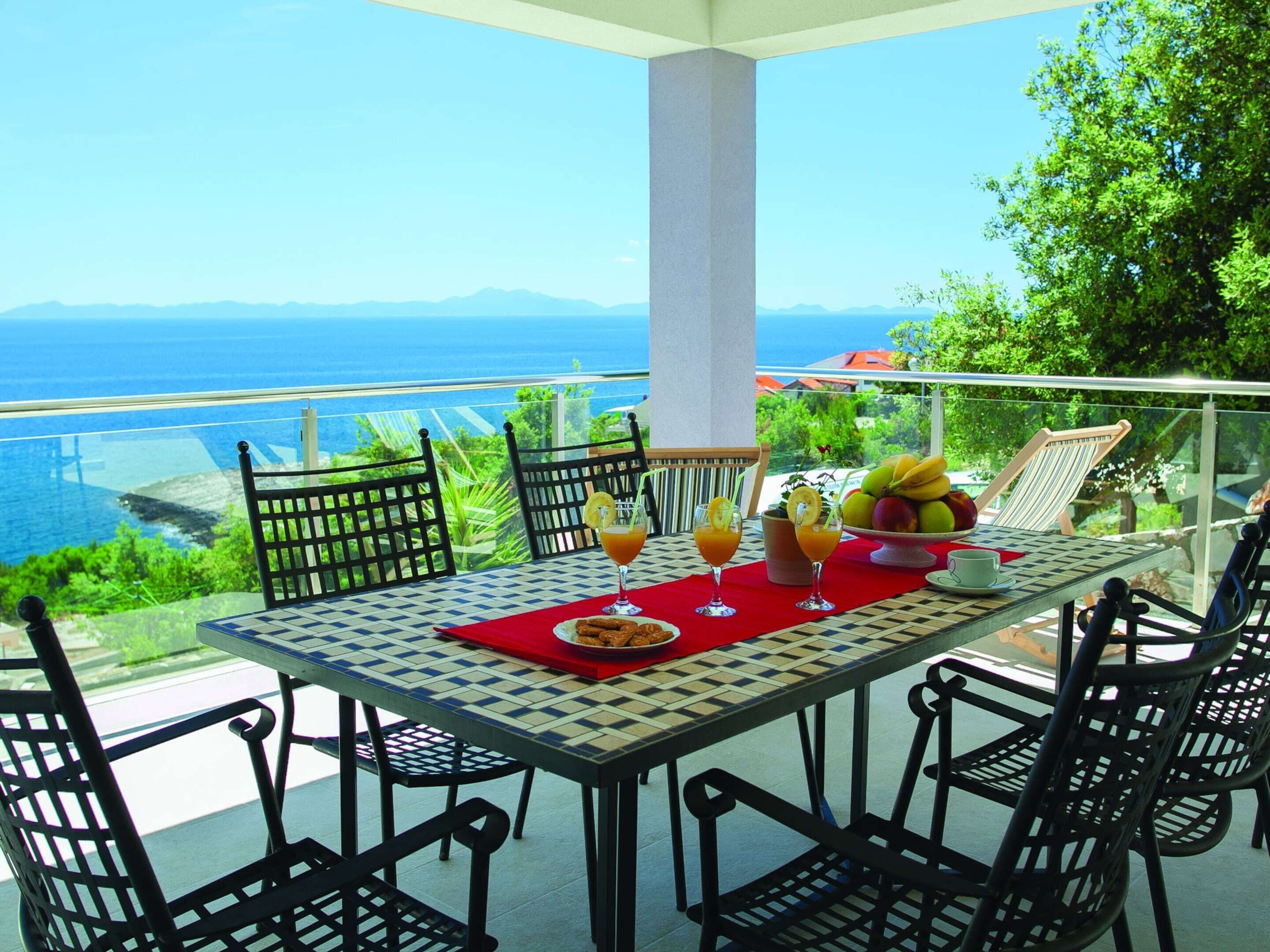 House | Dining