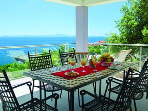 House | Dining