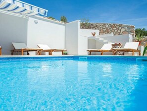 Rumah | Kolam renang | Kolam renang indoor dan kolam renang outdoor