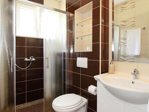 Apartment | Bathroom