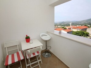 Apartment | Dining