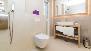 Bathroom - Luxurious Villa in Kaštel Gomilica With Pool (Kastela)