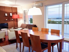 Dining - Modern Holiday Home in Kastel Sucurac by the Sea (Kastela)
