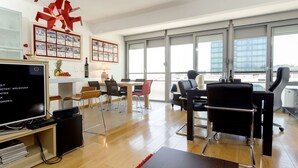 Dining - Modern Apartment With Sea-view at Split (Split)