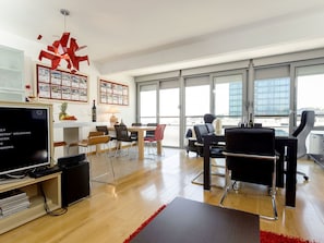 Dining - Modern Apartment With Sea-view at Split (Split)