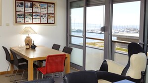 Apartment | Balcony - Modern Apartment With Sea-view at Split (Split)