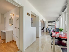 Apartment | Dining