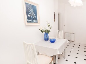 Dining - Cosy Holiday Home in Dubrovnik With Balcony (Dubrovnik)
