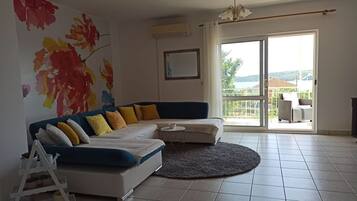 Apartment | Living area