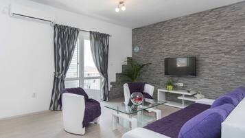 Apartment | Living area