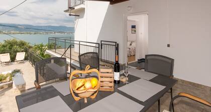 Quaint Holiday Home in Mastrinka With Balcony