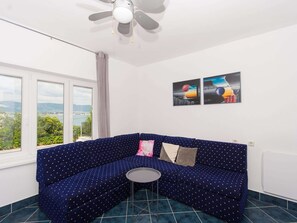 House | Living area - Quaint Holiday Home in Mastrinka With Balcony (Trogir)