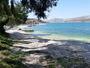 Exterior - Sea-view Apartment in Mastrinka - Trogir With Balcony (Trogir)