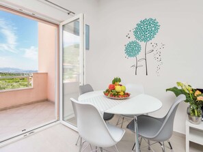 Apartment | Dining