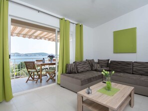 Apartment | Living area - Apartment in Seget Donji With Terrace (Seget)