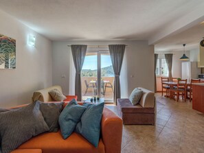 House | Living area - Holiday Home With Outdoor Hot Tub, Near the Sea (Marina)