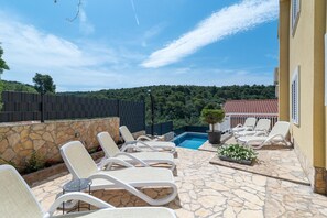Apartment | Pool | Outdoor pool