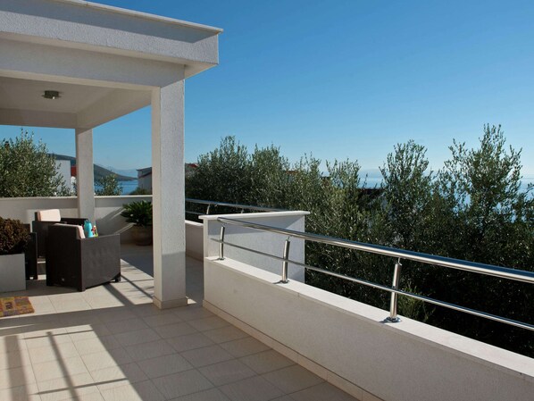 House | View from property - Picturesque Holiday Home by the Beach (Okrug)