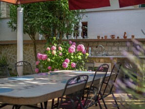 Apartment | Dining - Apartment 5 km From Trogir's Center (Split)