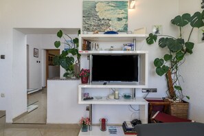 Apartment | Living room - Modern Apartment in Arbanija with Hot Tub (Trogir)