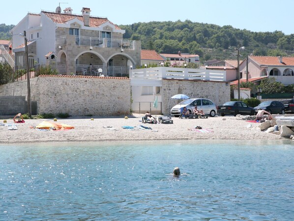 Beach - Beach Apartment Bonacic in Ciovo, Croatia (Slatine)