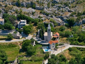 Exterior - Ravishing Villa in Podstrana With Private Pool (Podstrana)