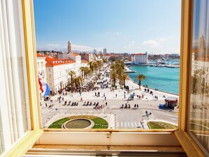 Exterior - Luxurious Apartment in the Center of Split With Amazing View of the Sea, Airco (Split)