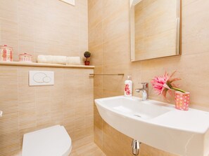 House | Bathroom - Luxurious Apartment in the Center of Split With Amazing View of the Sea, Airco (Split)